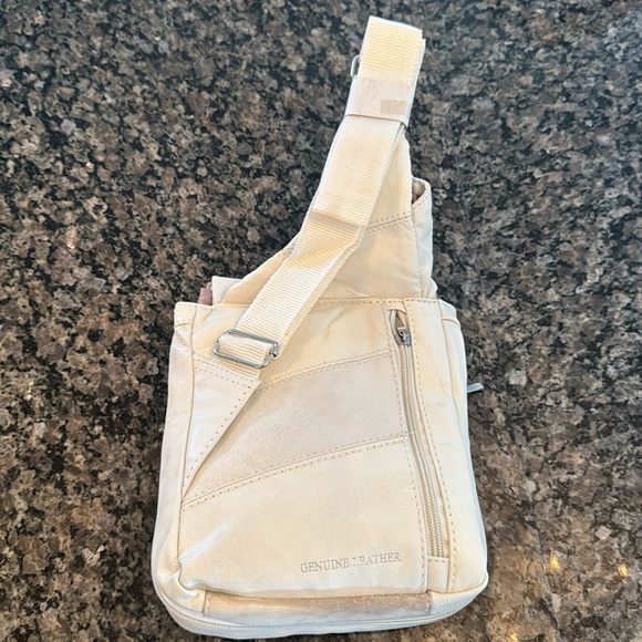 Button vintage genuine leather white crossbody NWT 2 - Picture 2 of 14